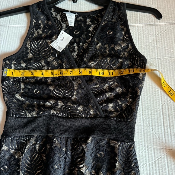 Sleeveless lace jumper size medium - Picture 3 of 6